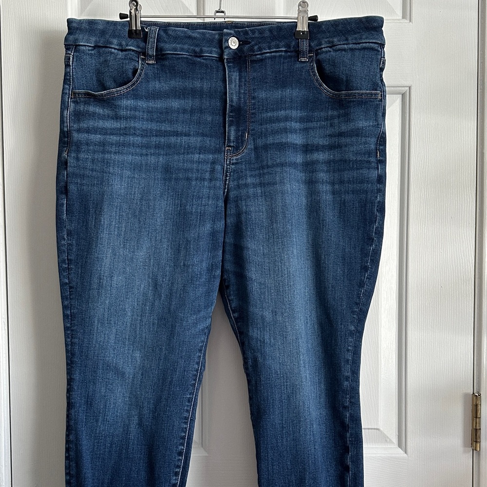 American Eagle Outfitters Dark Blue Straight Leg Jeans - 18 SHORT